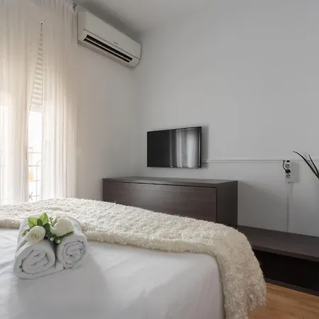Apartamentos Day Madrid Ildefonso Centro Gran Via Sol Malasana Esterno foto